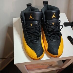 Jordan Athletic Shoes Black and Yellow